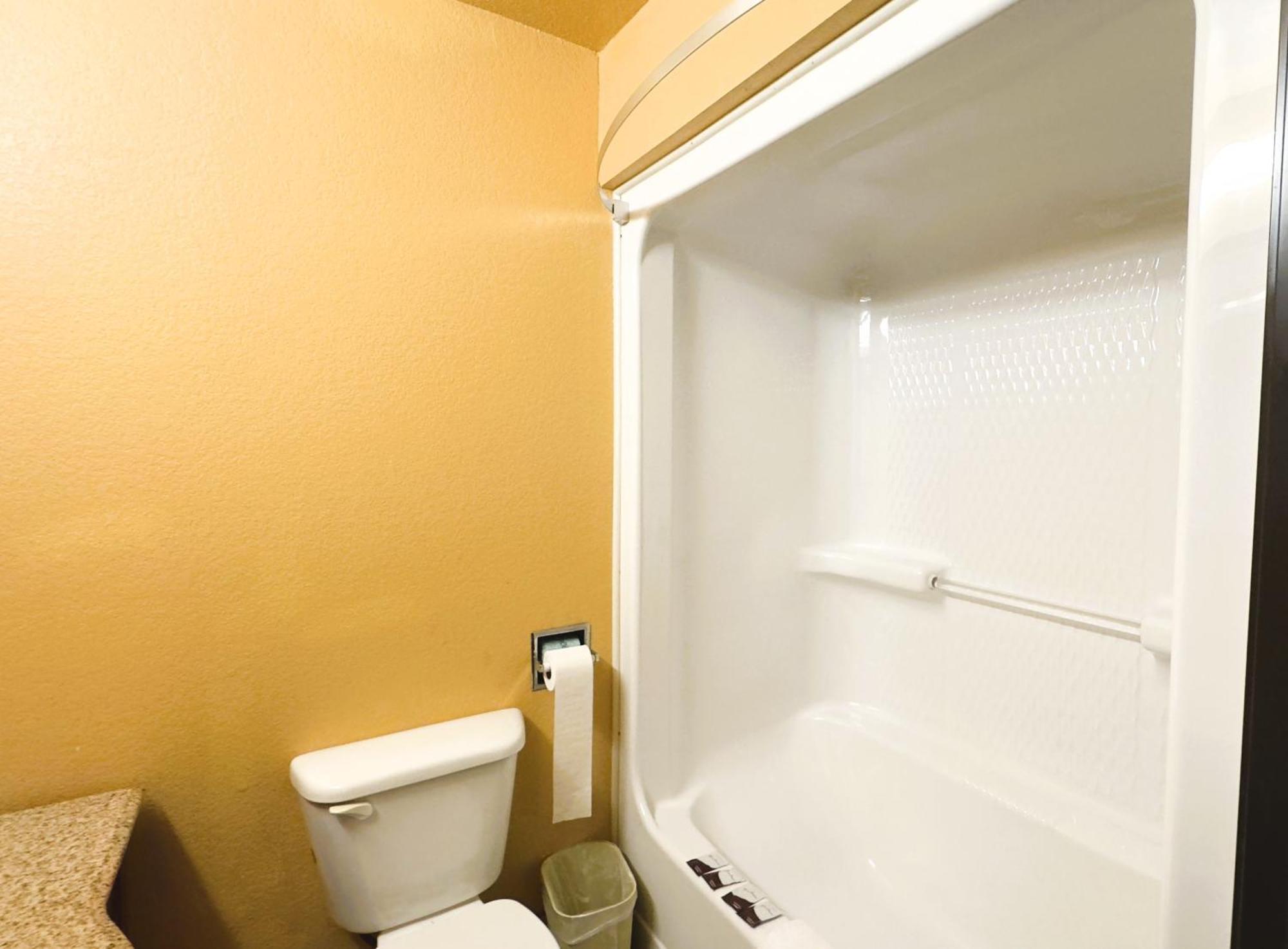 Quality Inn & Suites Mcalester On Hwy 69 & Us 75 Eksteriør billede